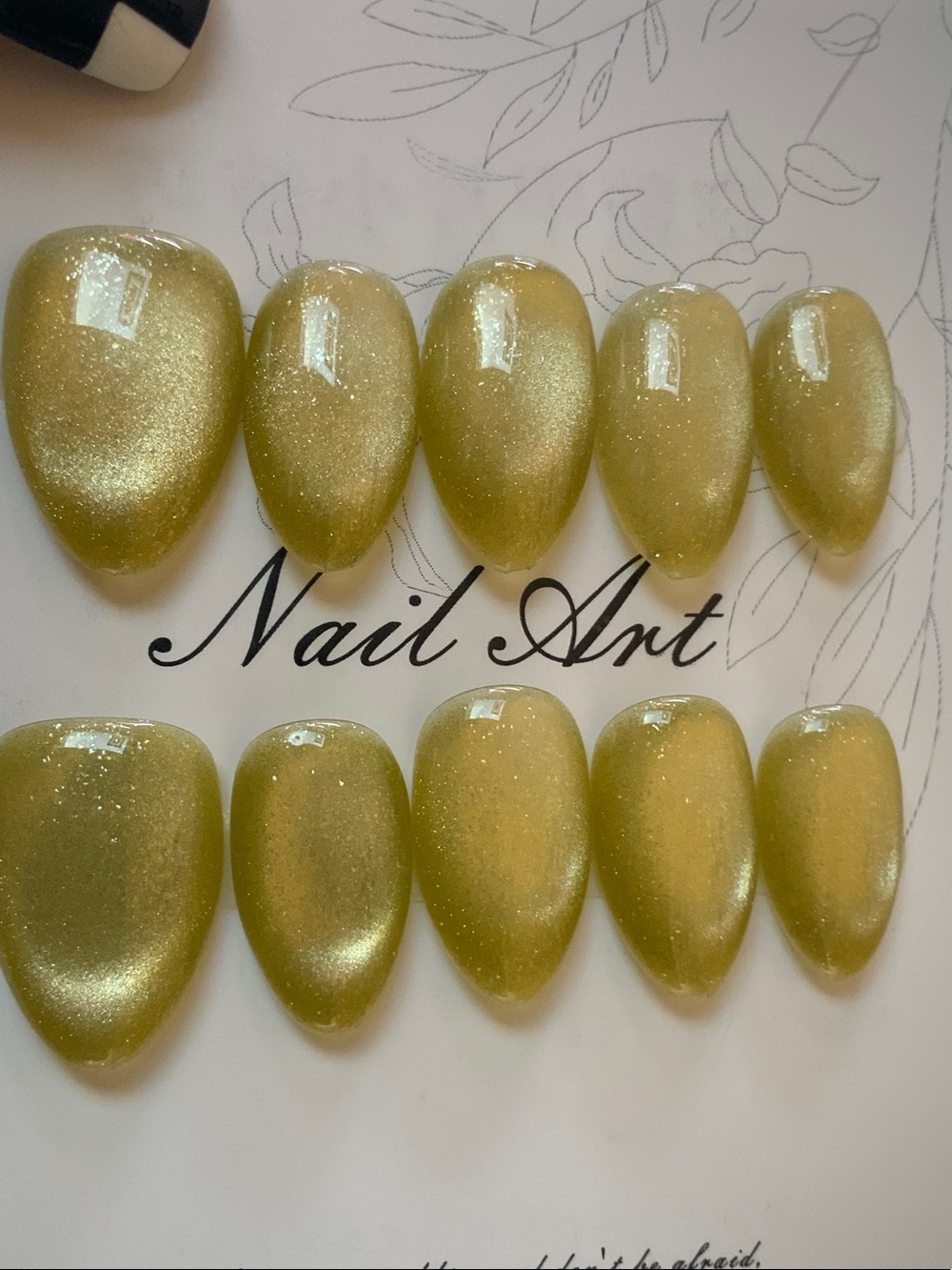 CUSTOM MADE Olive CAT EYE L 1.0 Press-On Nails